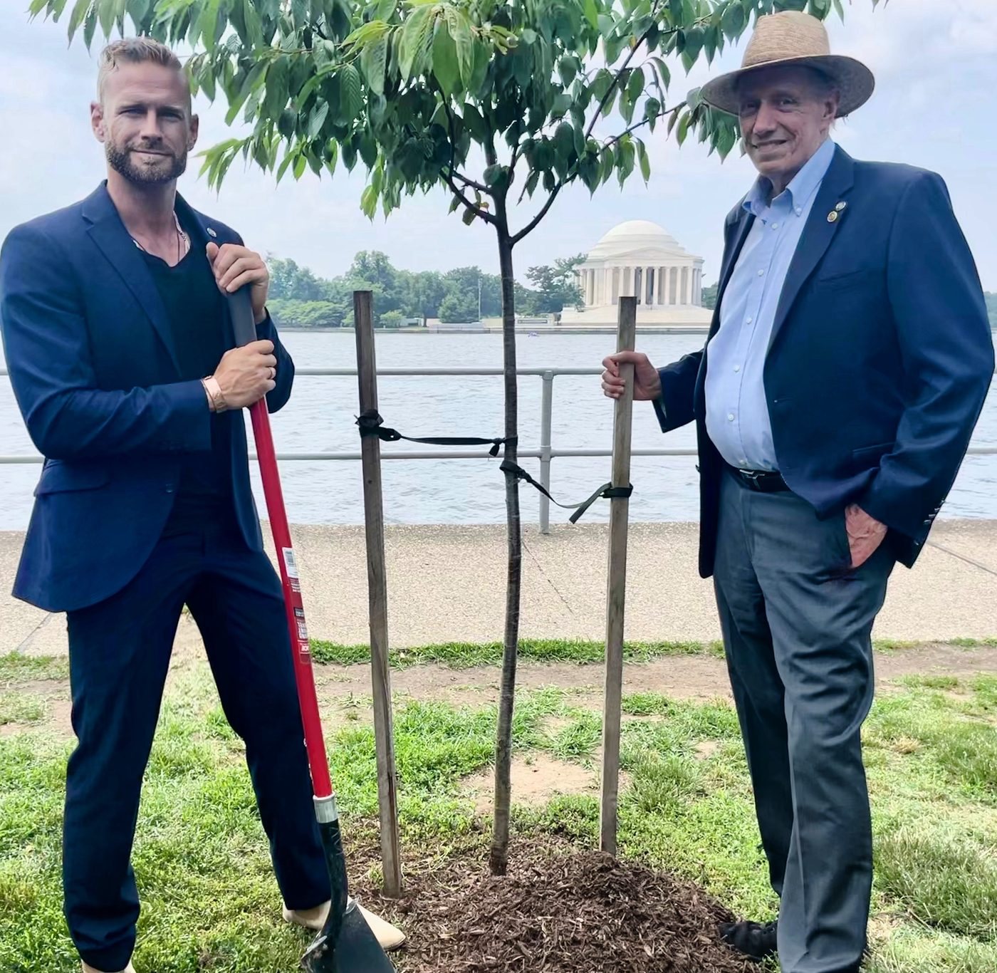 Planting a cherry tree on the National Mall